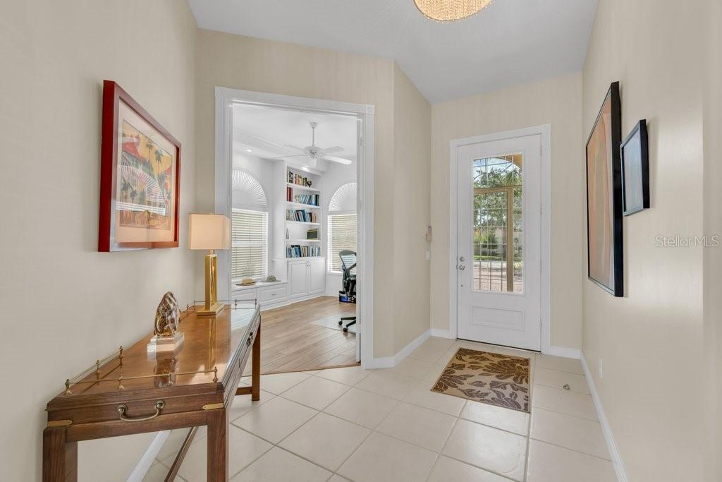 8375 Jesolo Ln Property Photo 9
