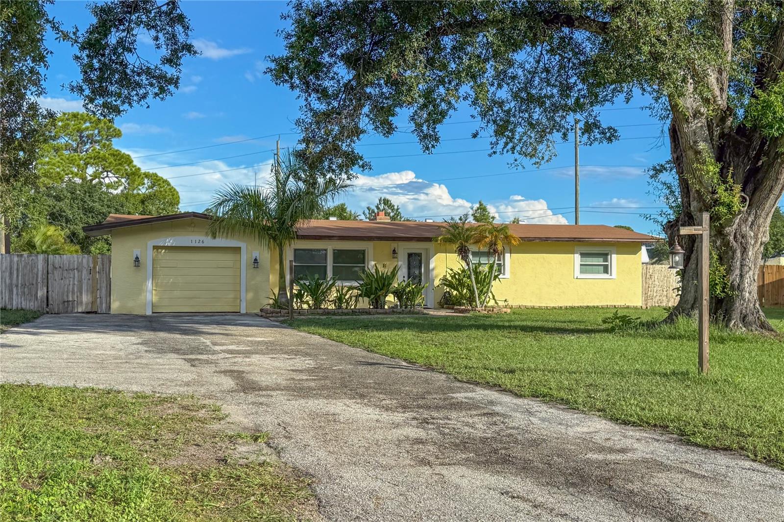 1126 Carmella Cir Property Photo 1