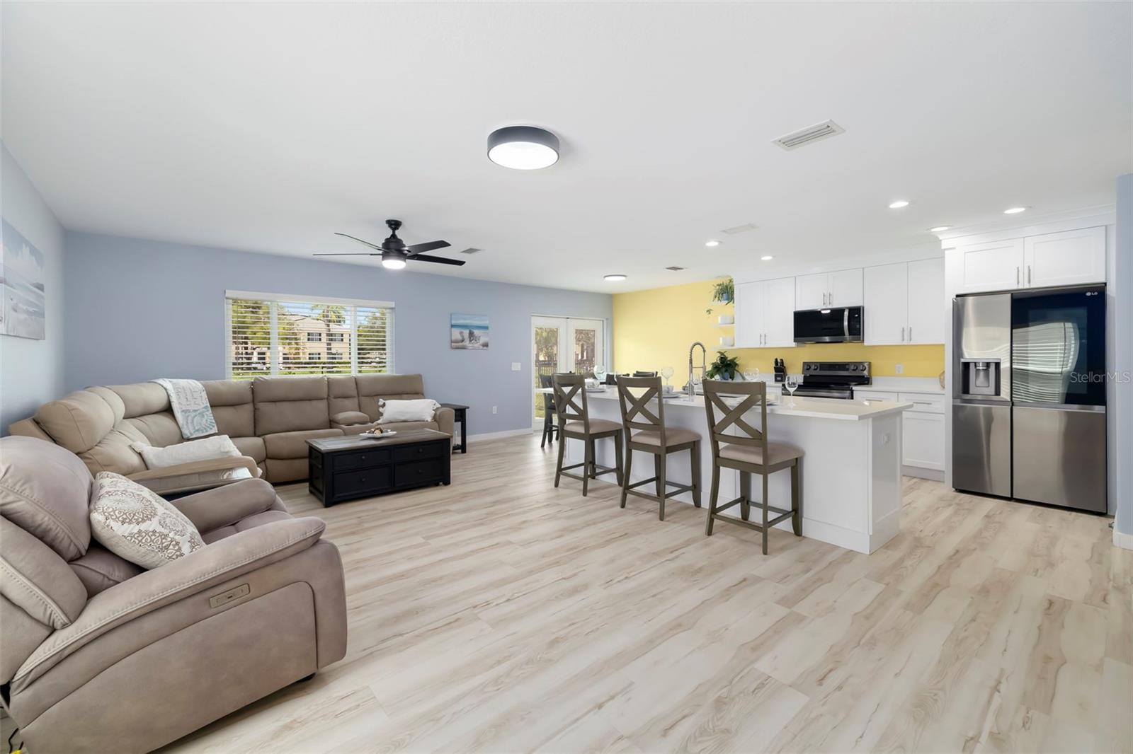 206 Beacon Harbour Loop Property Photo 5