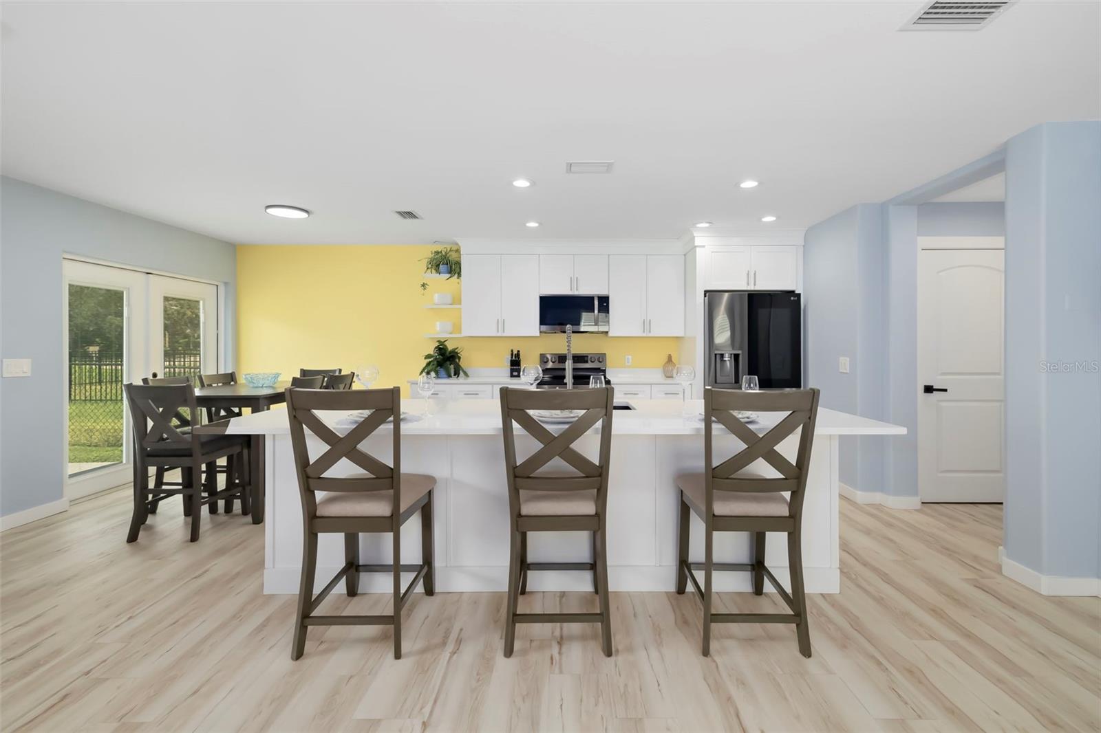 206 Beacon Harbour Loop Property Photo 7