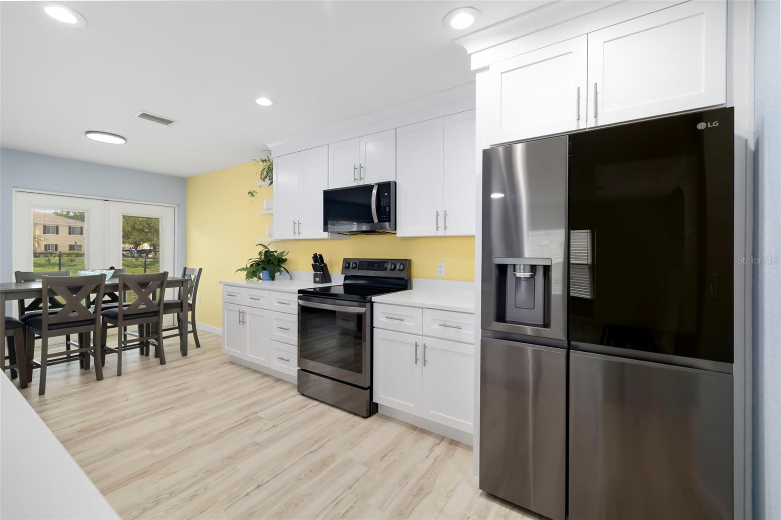 206 Beacon Harbour Loop Property Photo 9