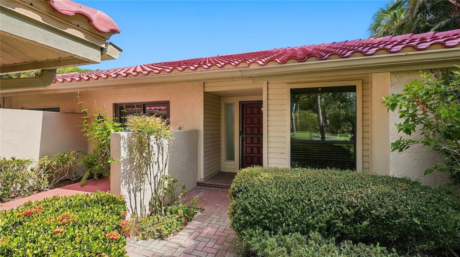 4802 KESTRAL PARK CIR #22 Property Photo 1
