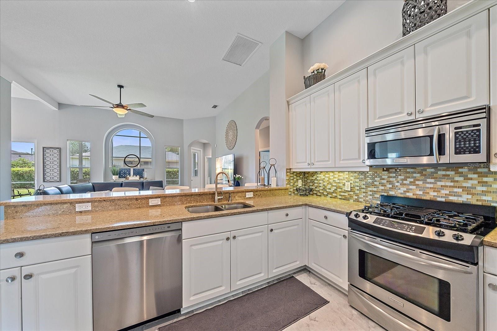 8015 Spring Marsh Dr Property Photo 29