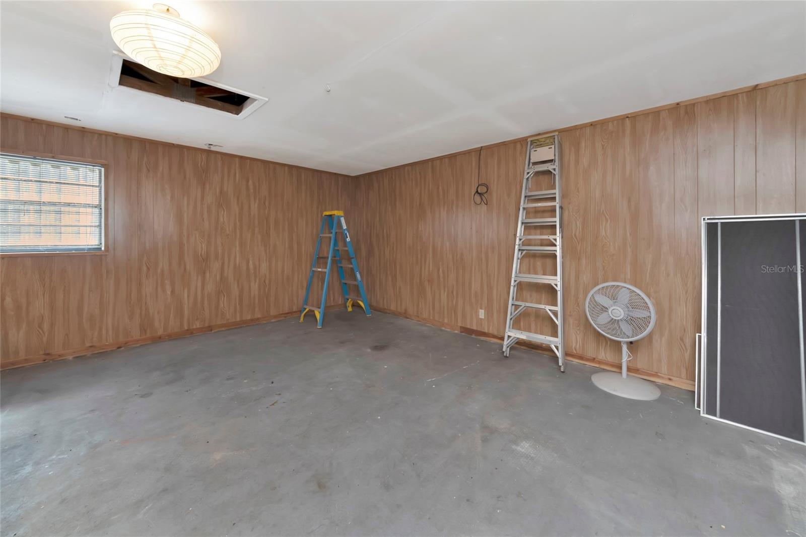 1351 Mustang St Property Photo 32
