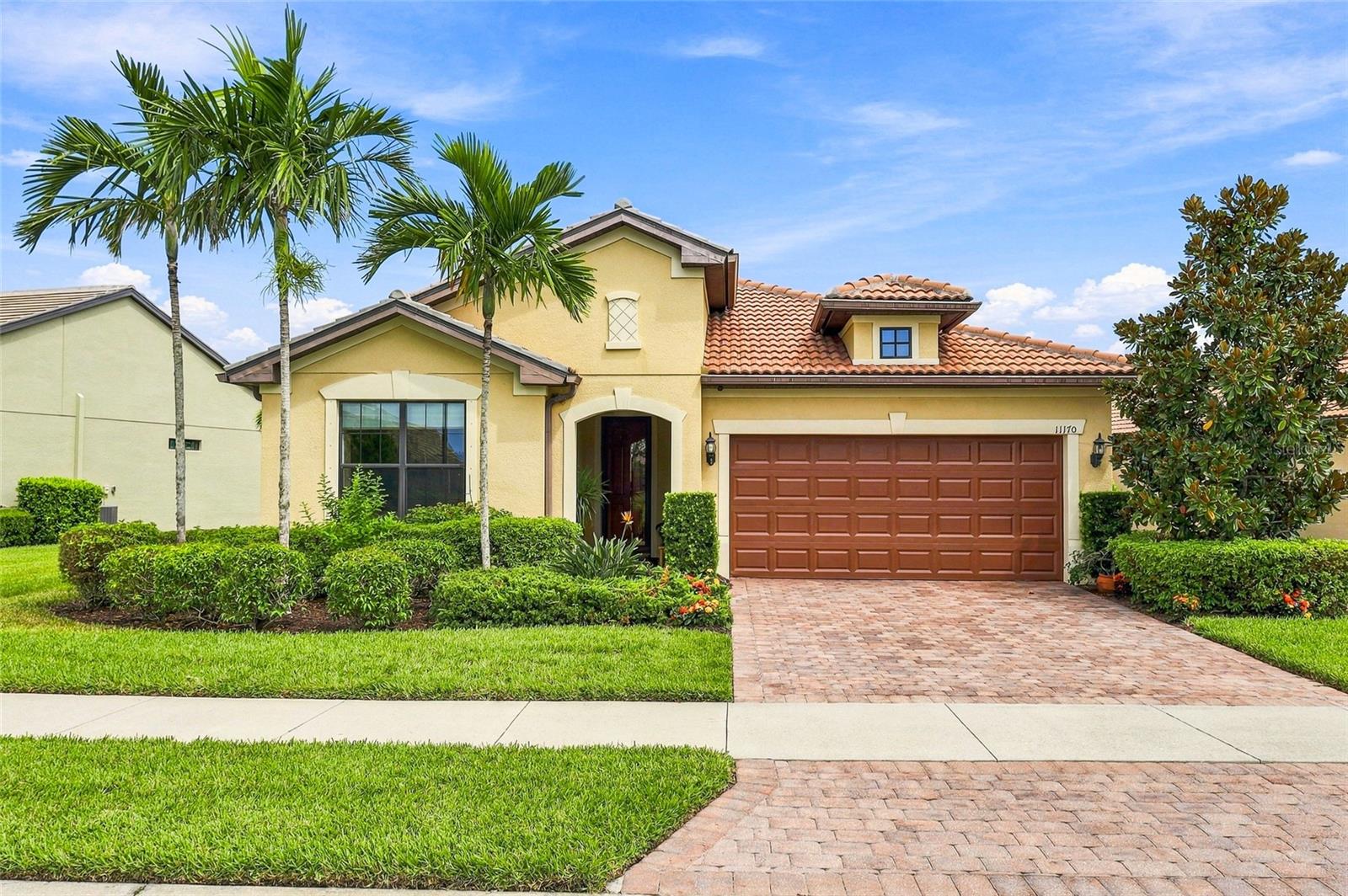 A4705868 Property Photo 1