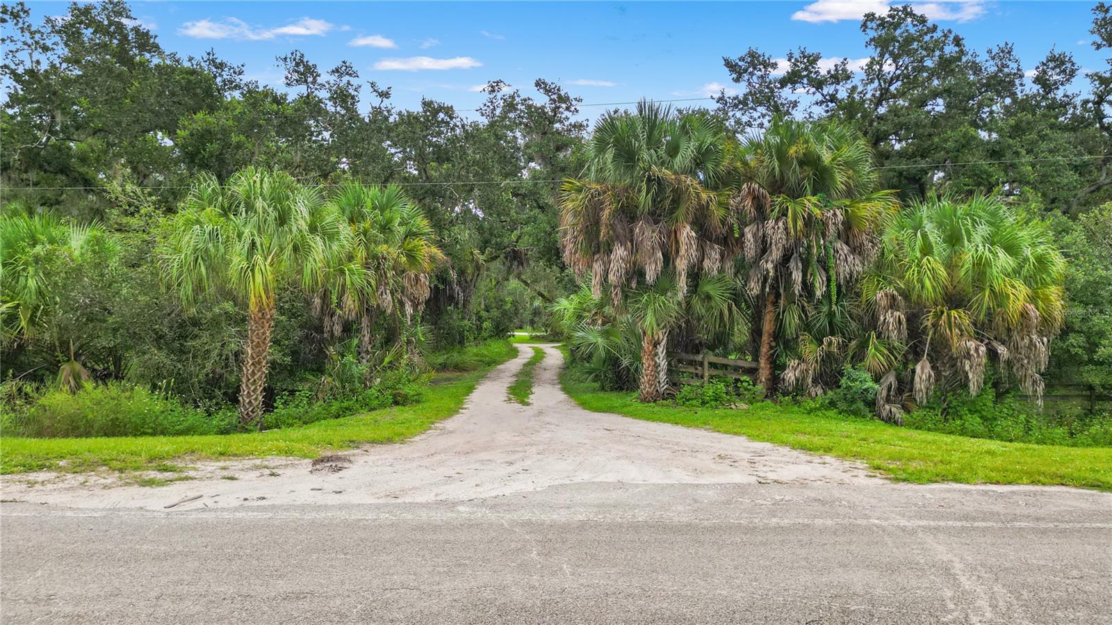 400 S Moon Dr Property Photo 3