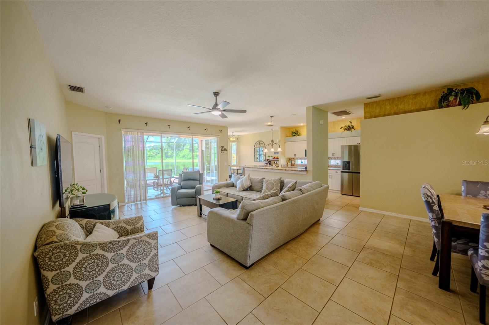 4722 78th Ct E Property Photo 6