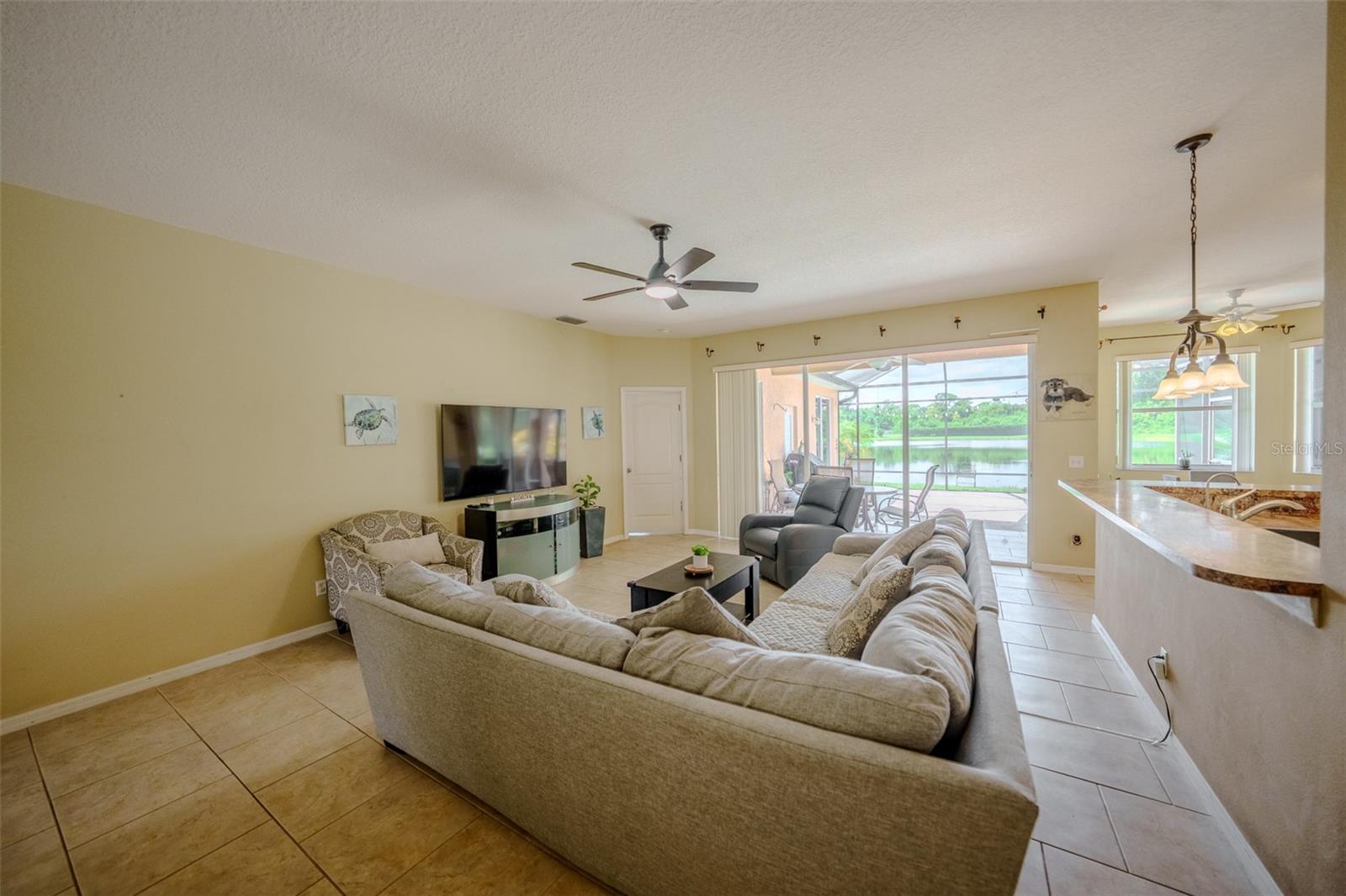 4722 78th Ct E Property Photo 9