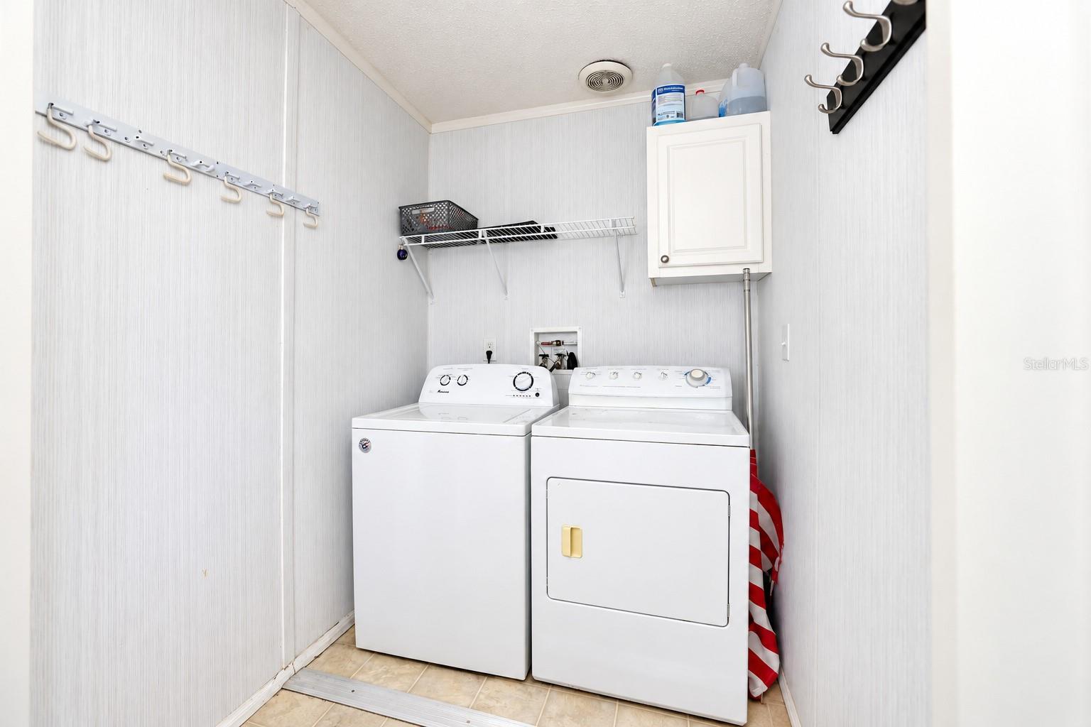 29206 Crawford Ave Property Photo 9