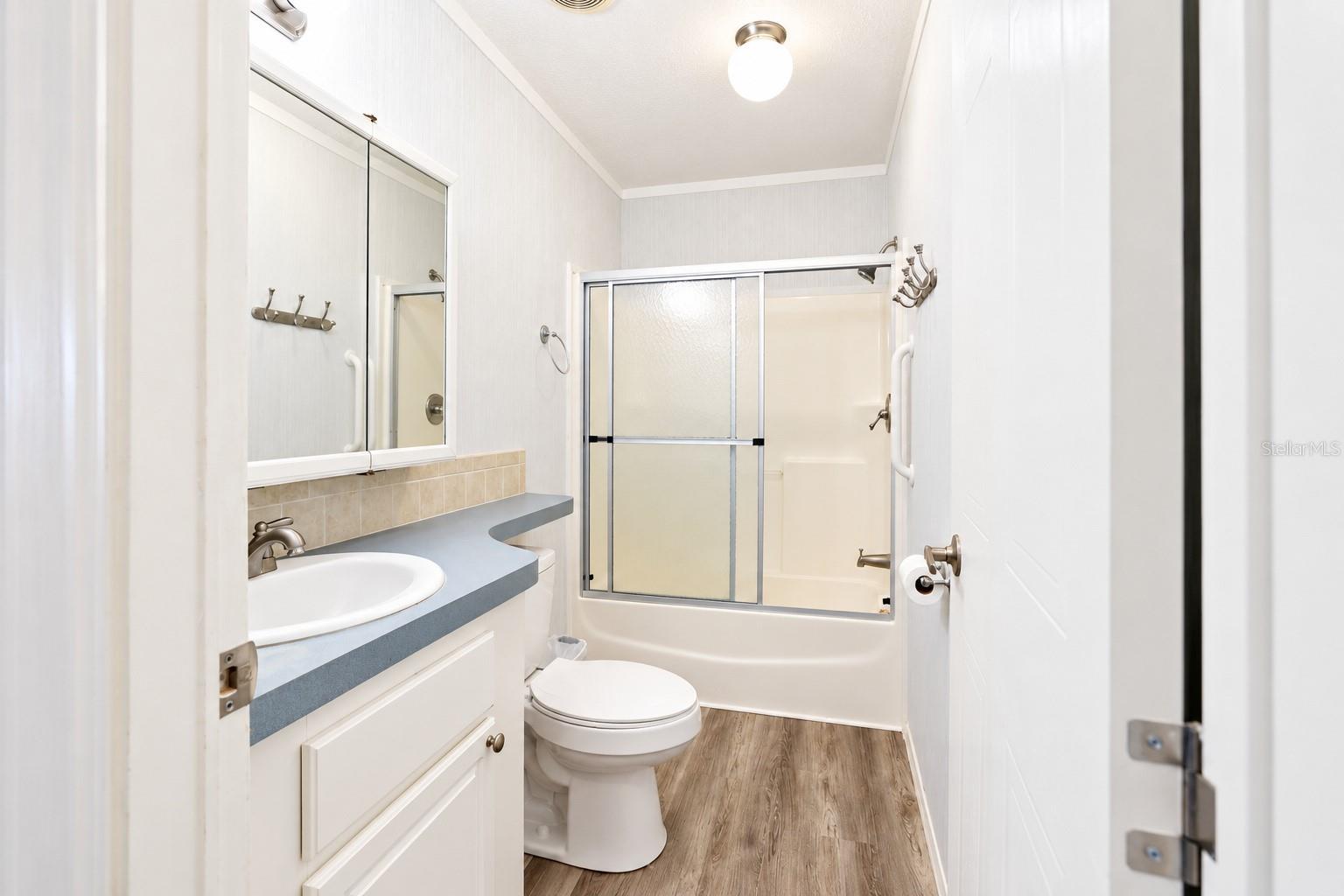 29206 Crawford Ave Property Photo 12
