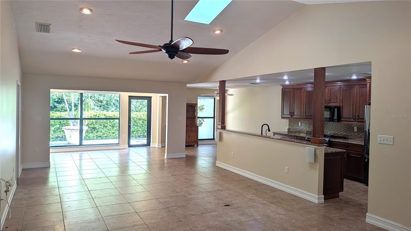 4615 Oak Forest Dr E #22 Property Photo 7
