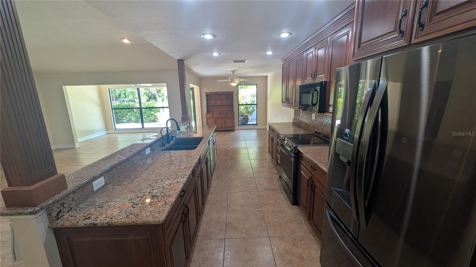 4615 Oak Forest Dr E #22 Property Photo 11