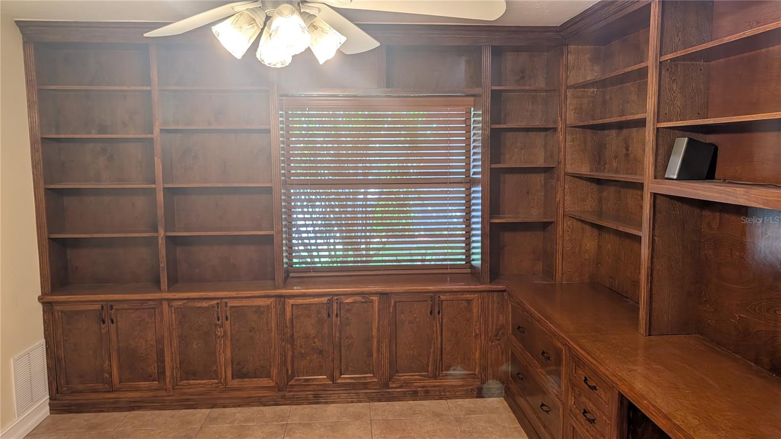 4615 Oak Forest Dr E #22 Property Photo 14