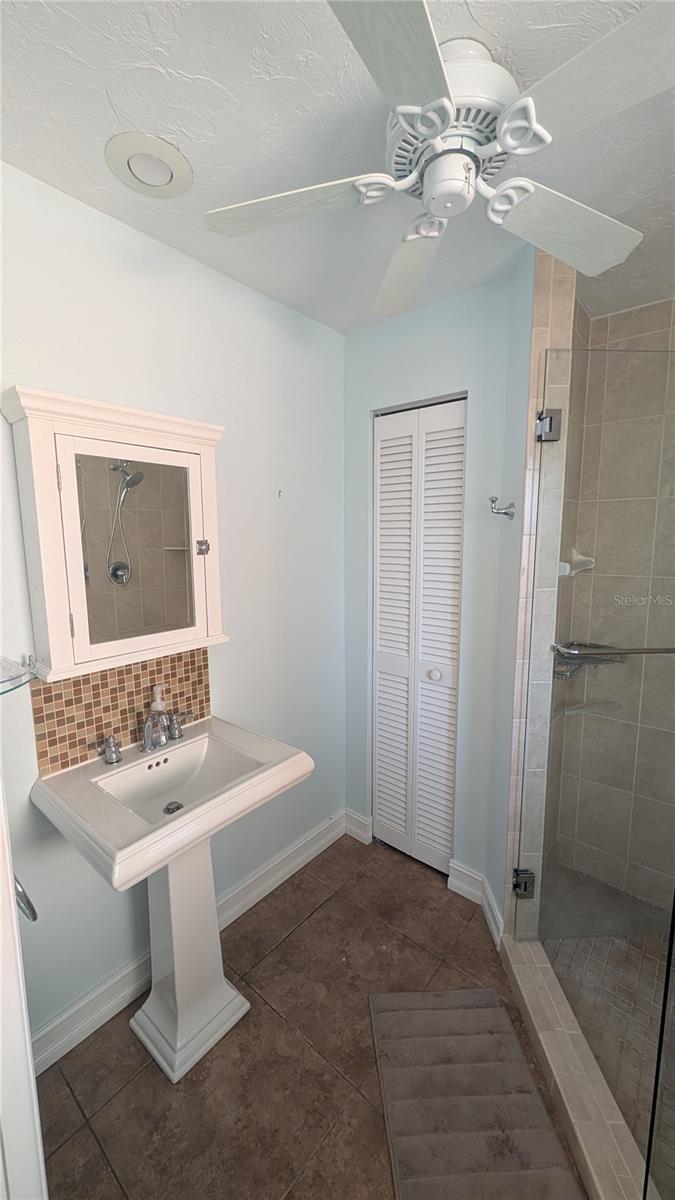 4615 Oak Forest Dr E #22 Property Photo 18