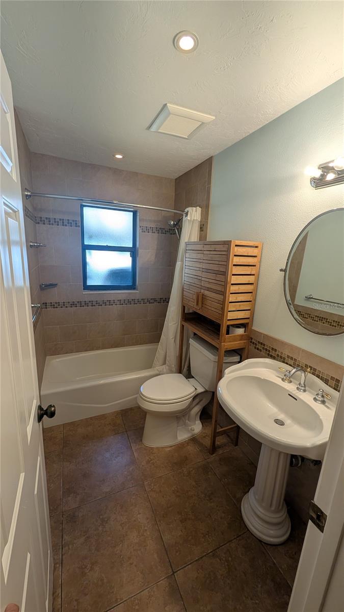 4615 Oak Forest Dr E #22 Property Photo 23