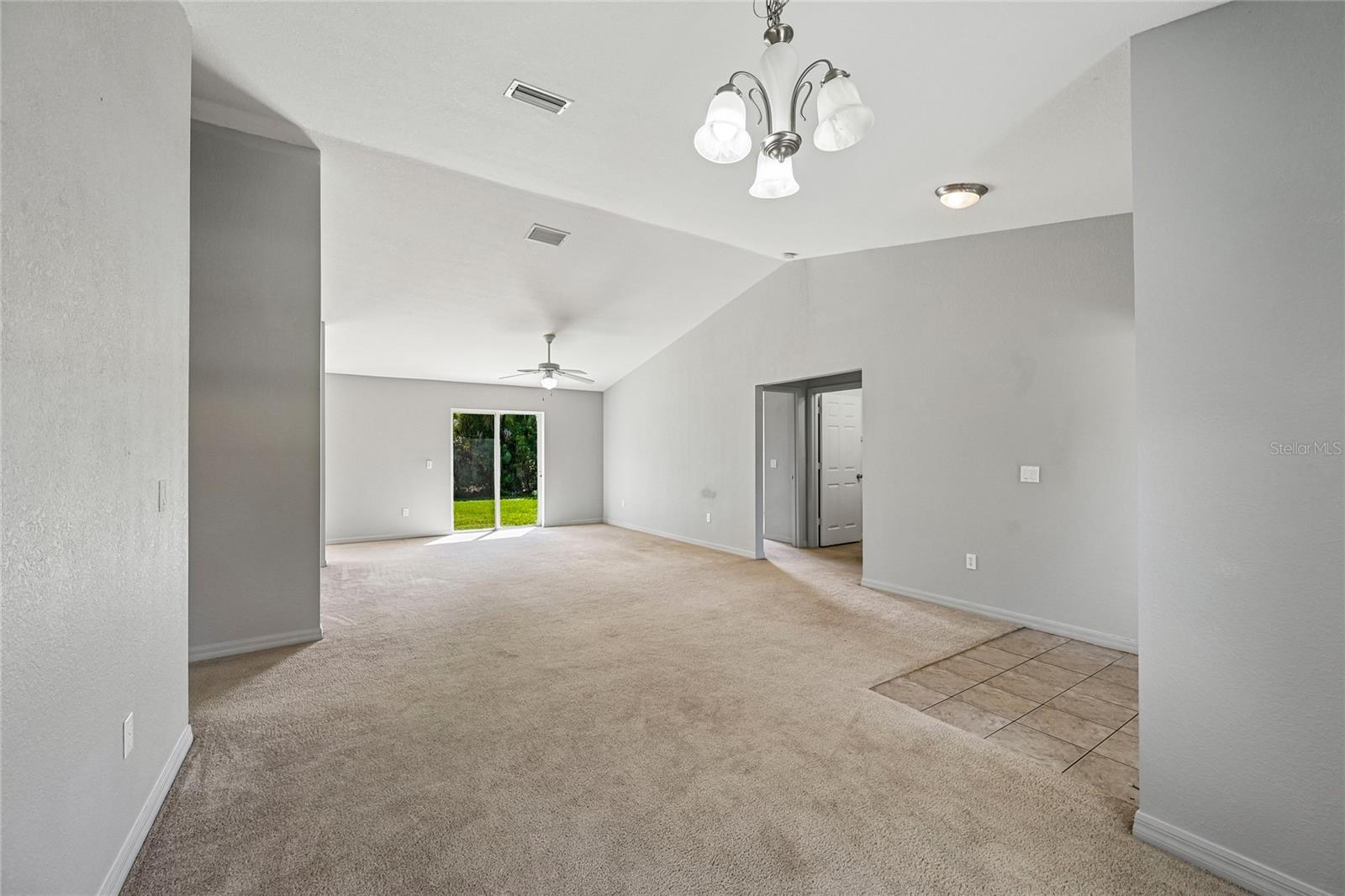 1806 Boswell St Property Photo 10