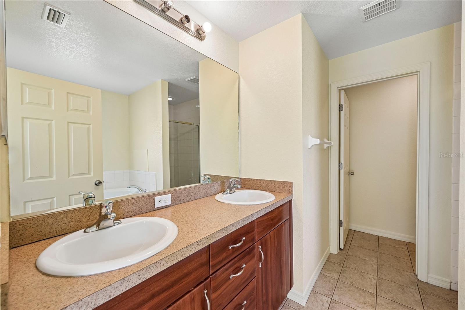 1806 Boswell St Property Photo 26