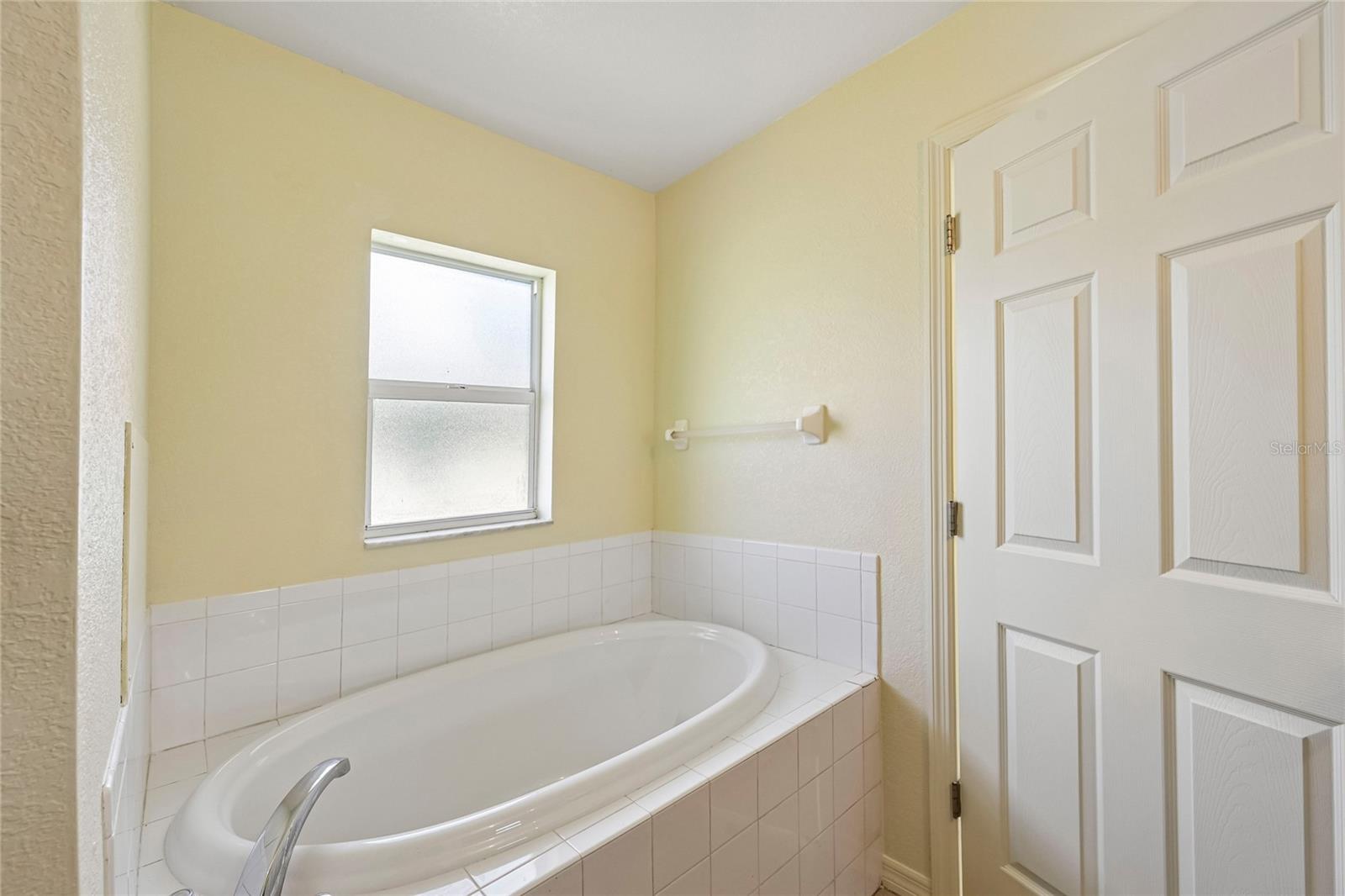 1806 Boswell St Property Photo 27
