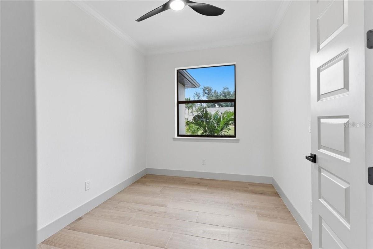 11209 Chalet Ave Property Photo 7