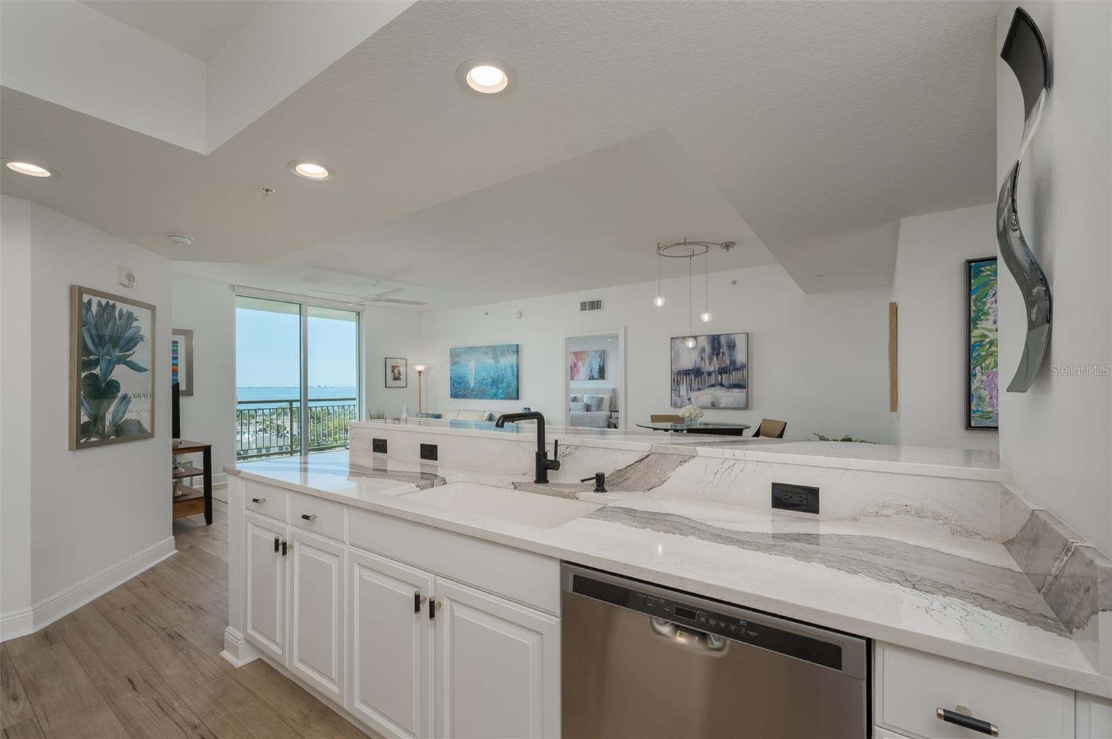 800 N Tamiami Trl #815 Property Photo 18