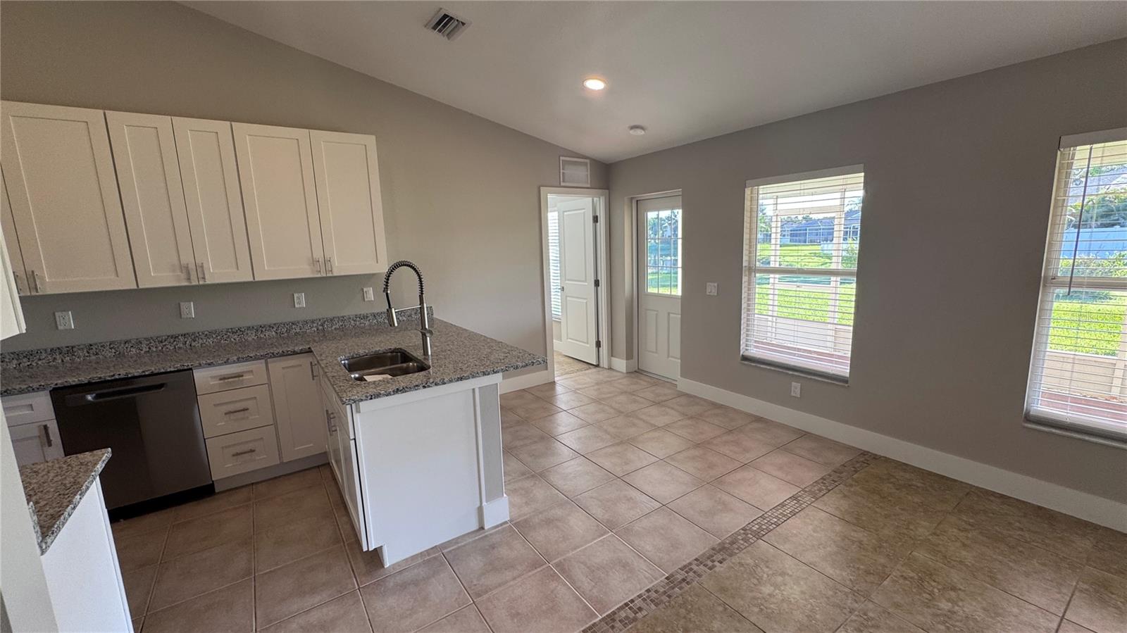 11728 Shirburn Cir Property Photo 8