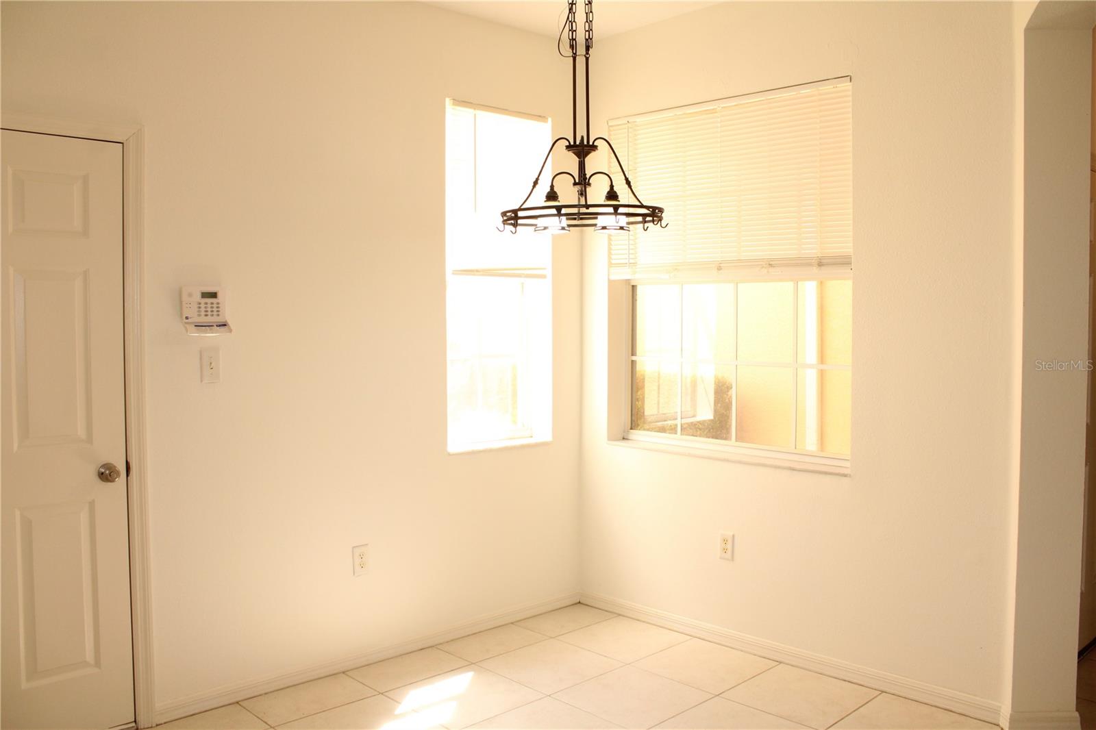 3429 Parkridge Cir #19-103 Property Photo 10