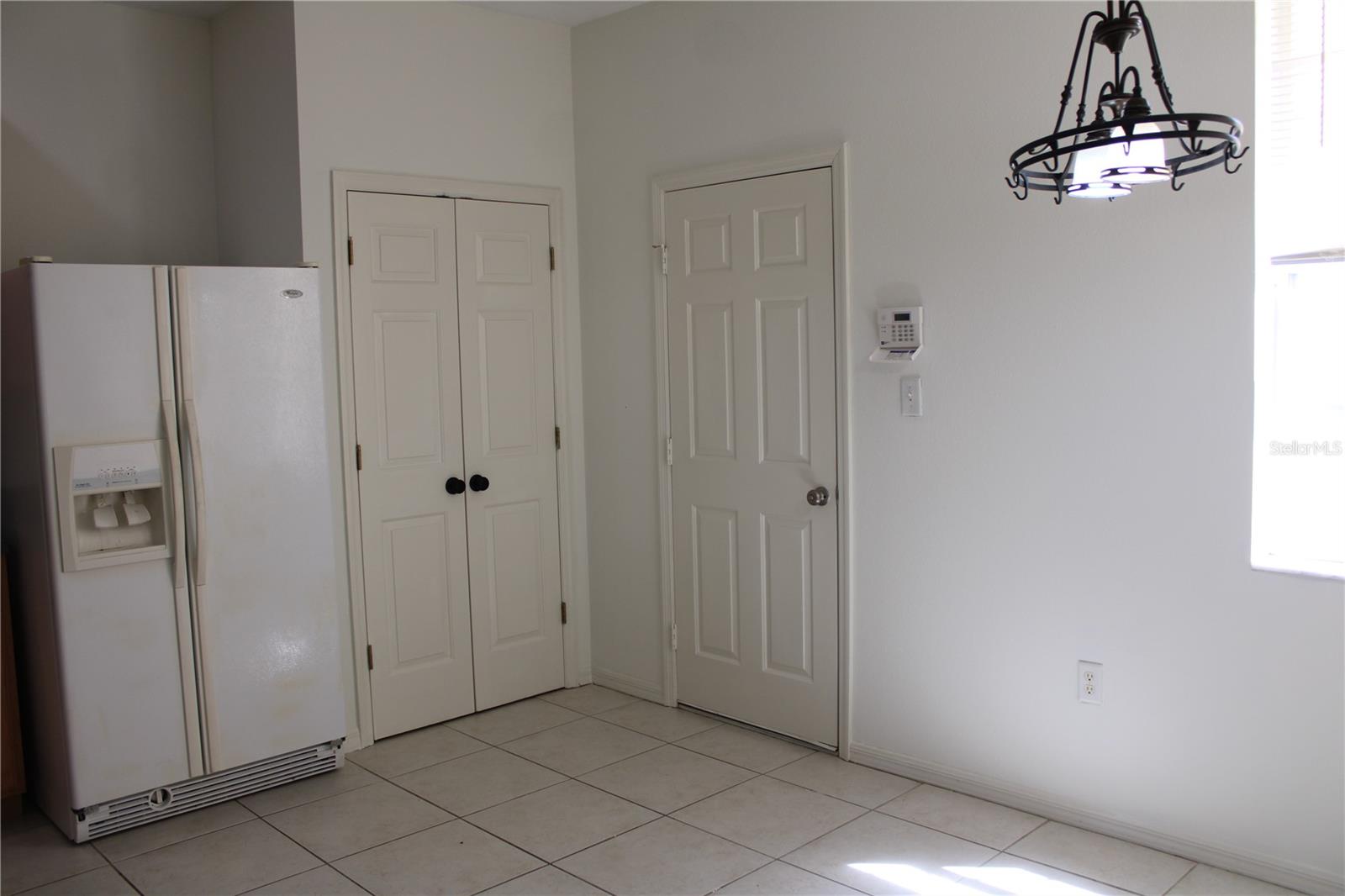 3429 Parkridge Cir #19-103 Property Photo 11