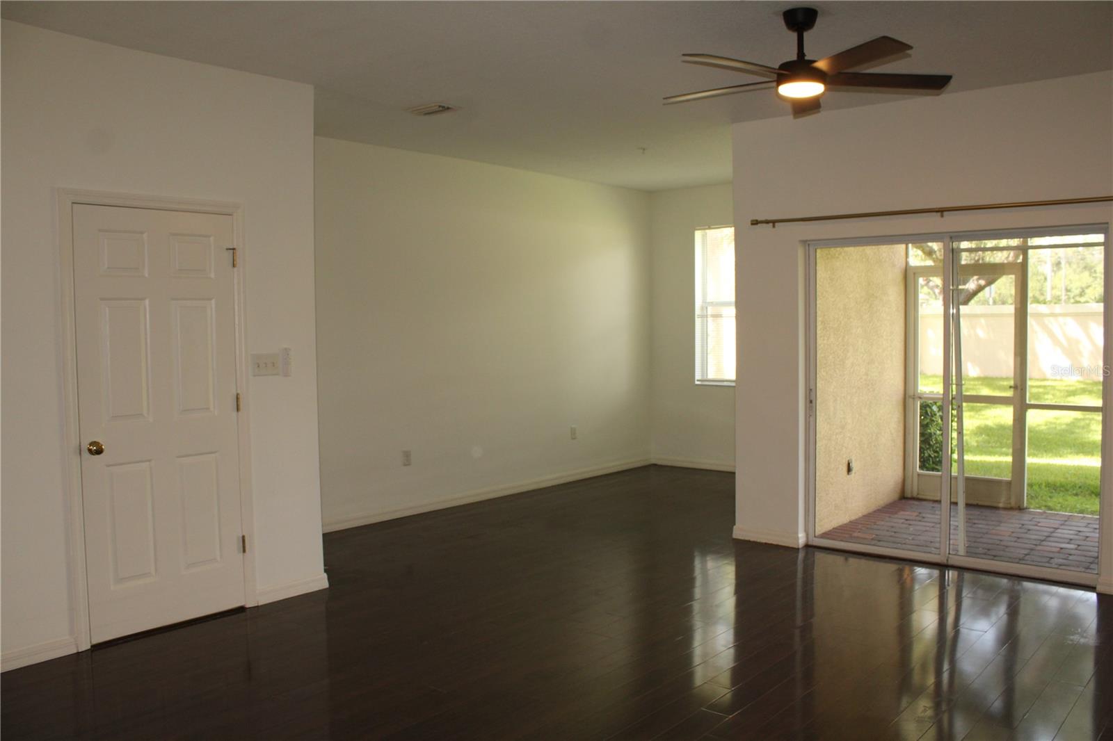3429 Parkridge Cir #19-103 Property Photo 13