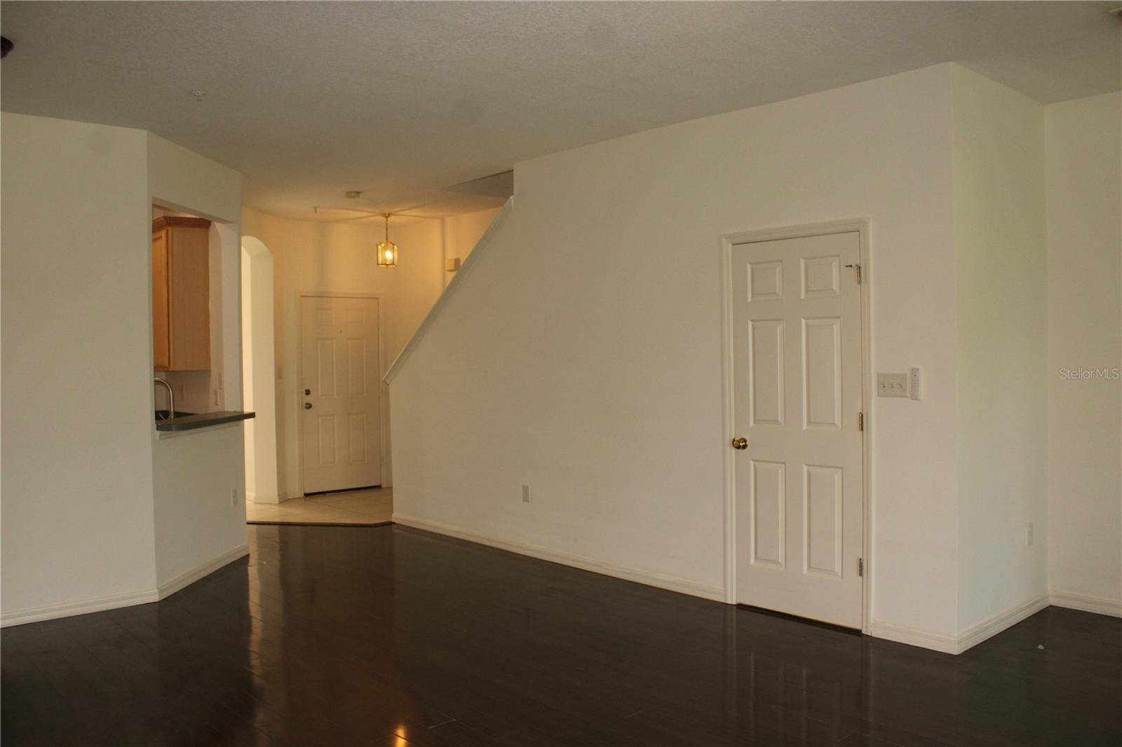 3429 Parkridge Cir #19-103 Property Photo 14