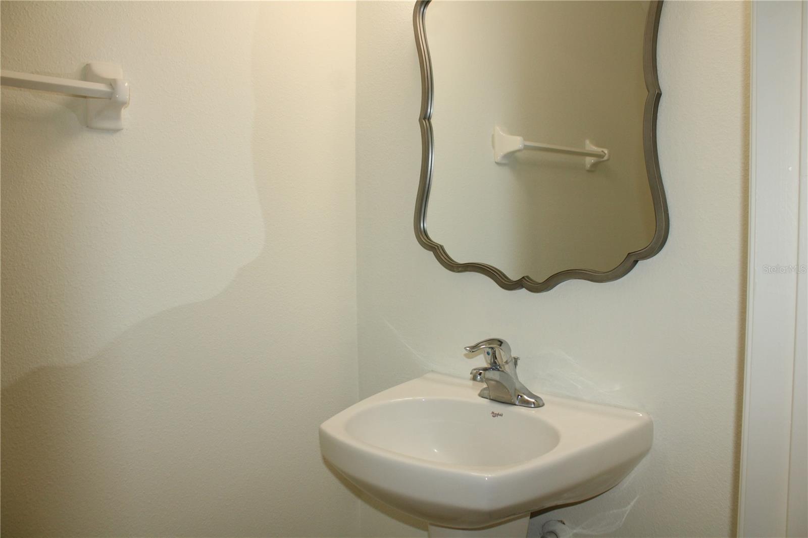 3429 Parkridge Cir #19-103 Property Photo 16