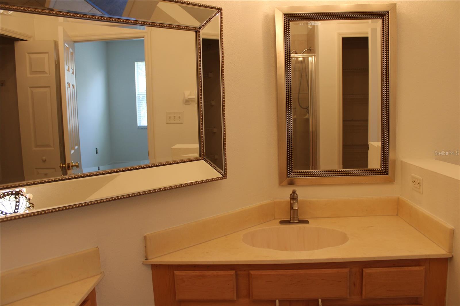 3429 Parkridge Cir #19-103 Property Photo 25