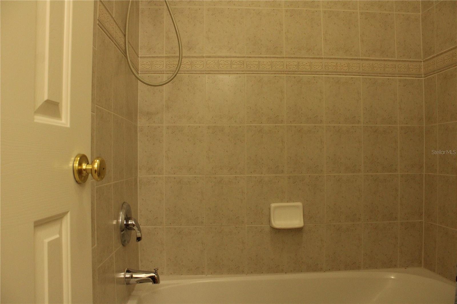 3429 Parkridge Cir #19-103 Property Photo 29