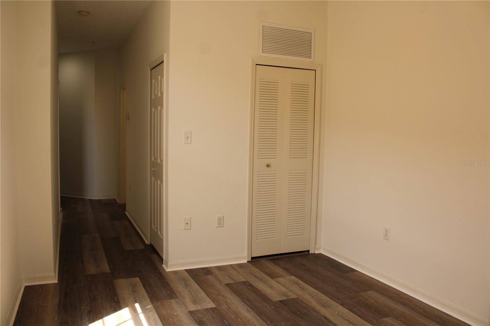 3429 Parkridge Cir #19-103 Property Photo 30