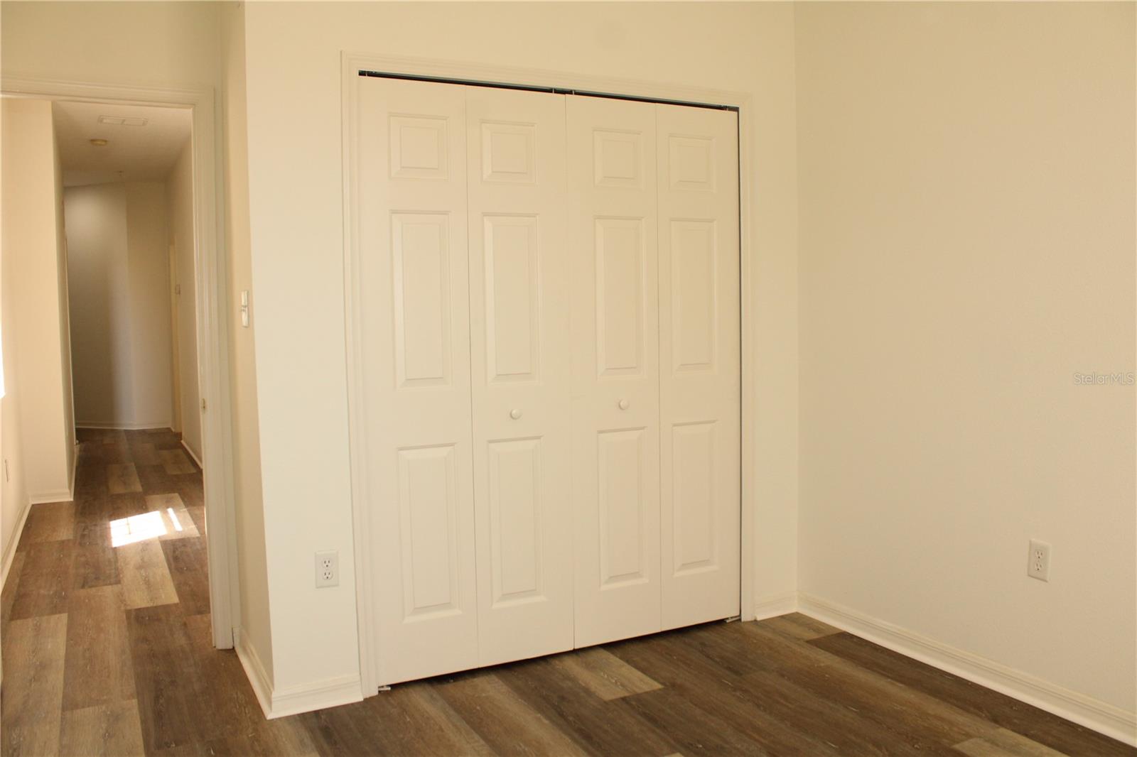 3429 Parkridge Cir #19-103 Property Photo 31