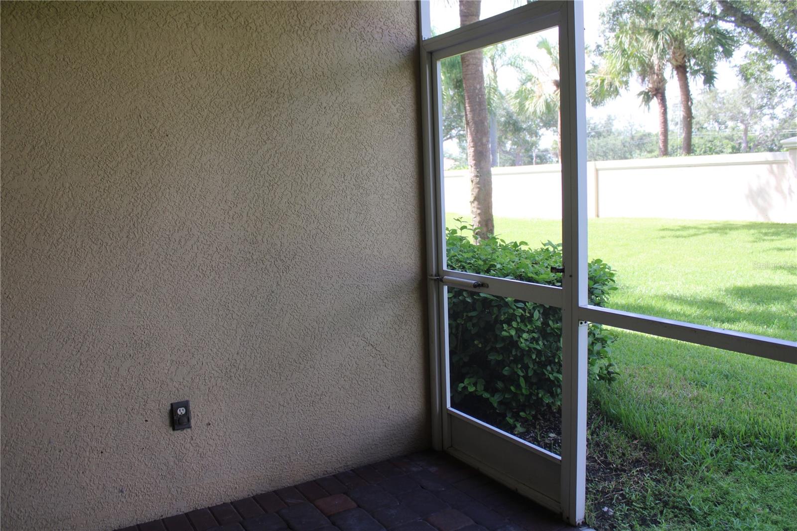 3429 Parkridge Cir #19-103 Property Photo 33