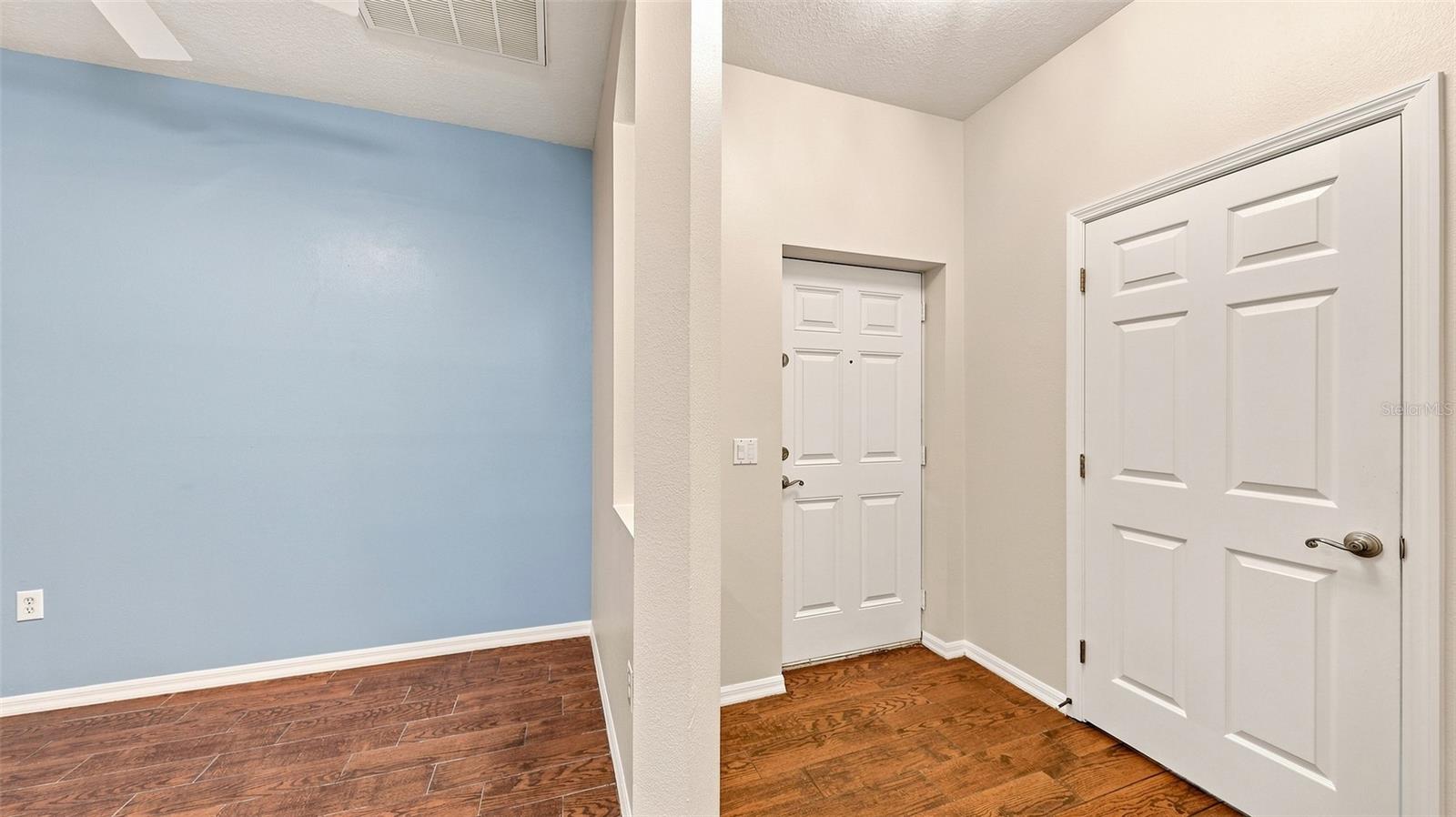 6302 Rosefinch Ct #102 Property Photo 7