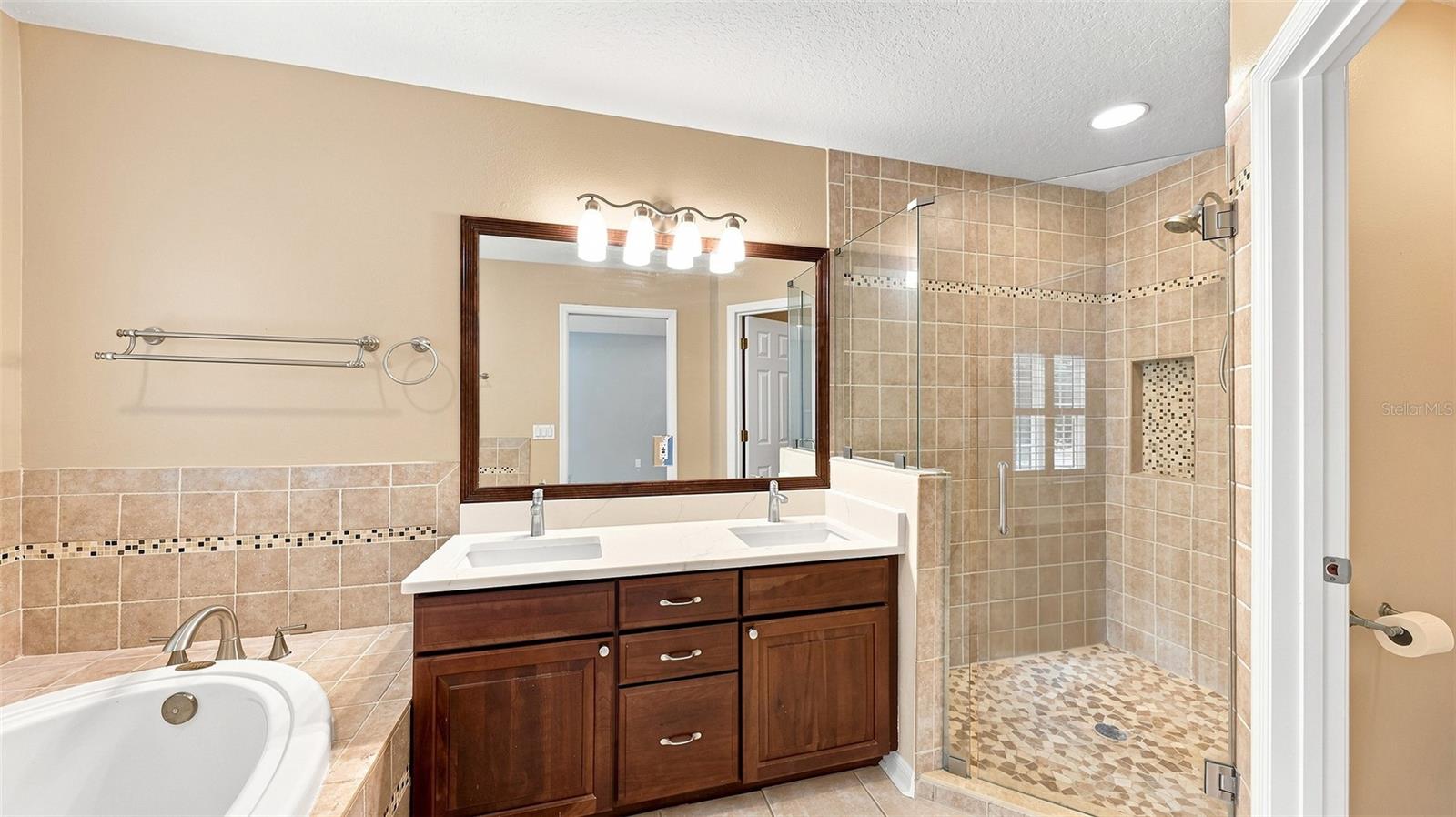 6302 Rosefinch Ct #102 Property Photo 29
