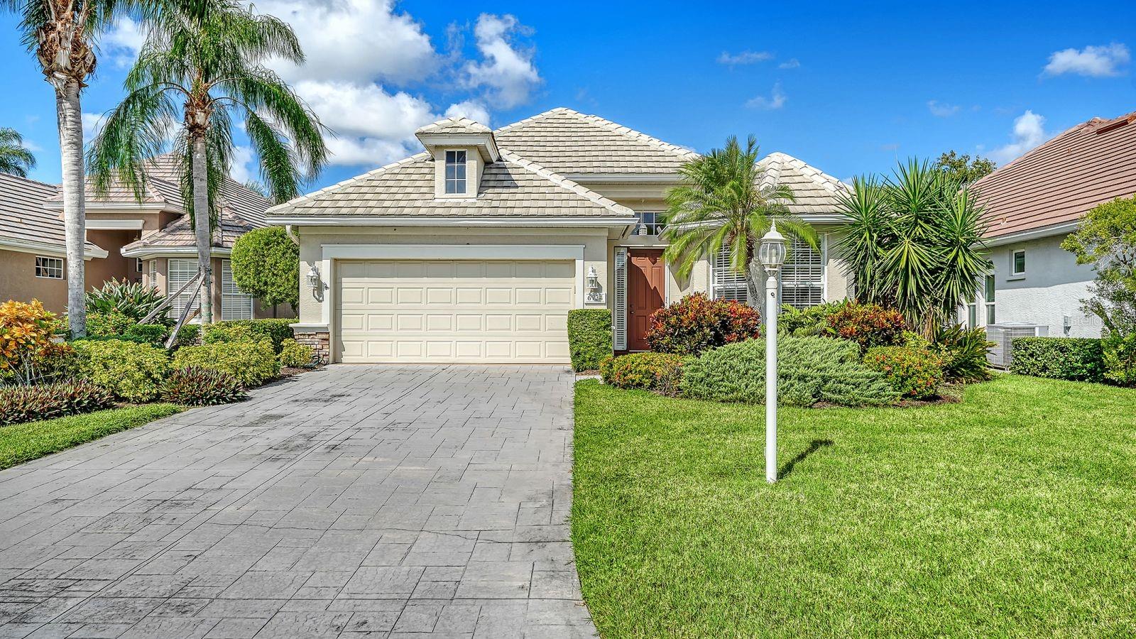6734 Pebble Beach Way Property Photo 4