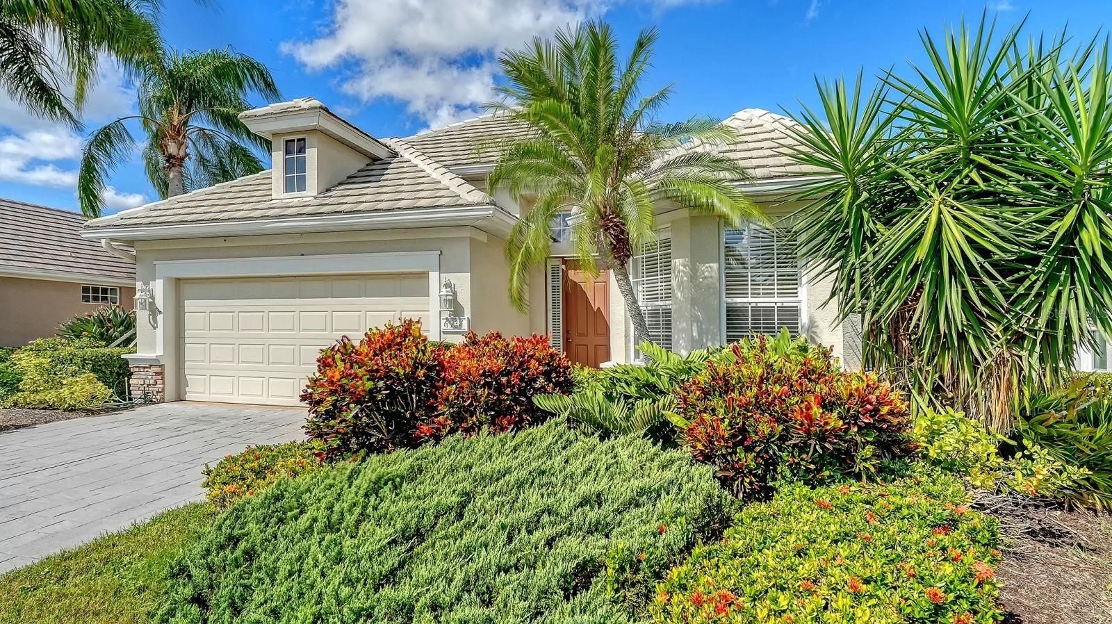 6734 Pebble Beach Way Property Photo 5