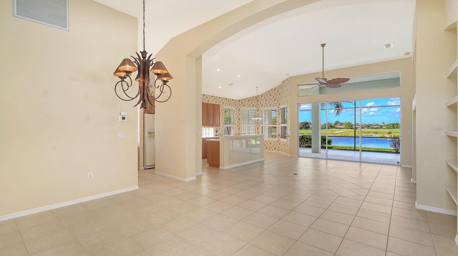6734 Pebble Beach Way Property Photo 9