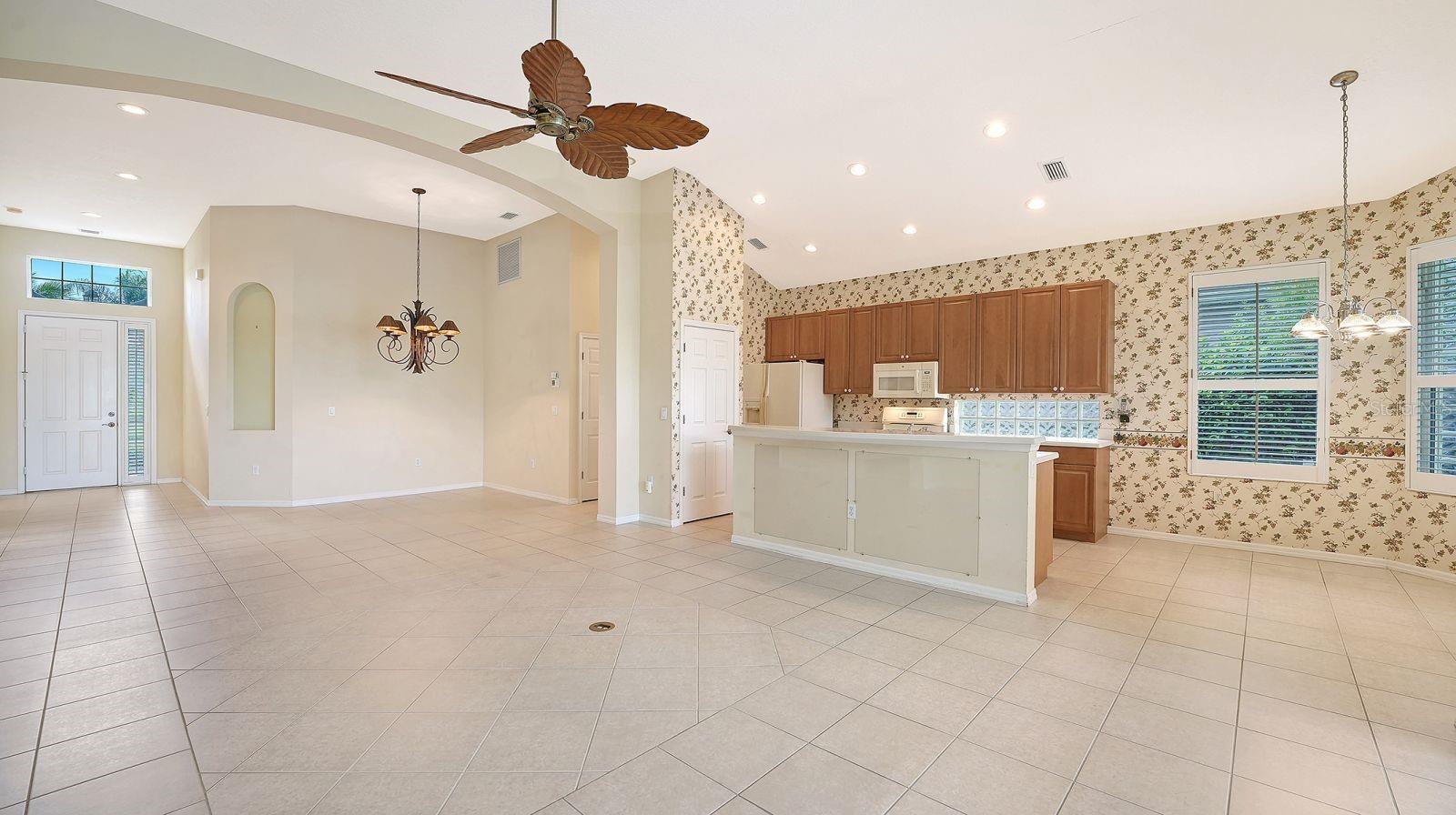 6734 Pebble Beach Way Property Photo 10