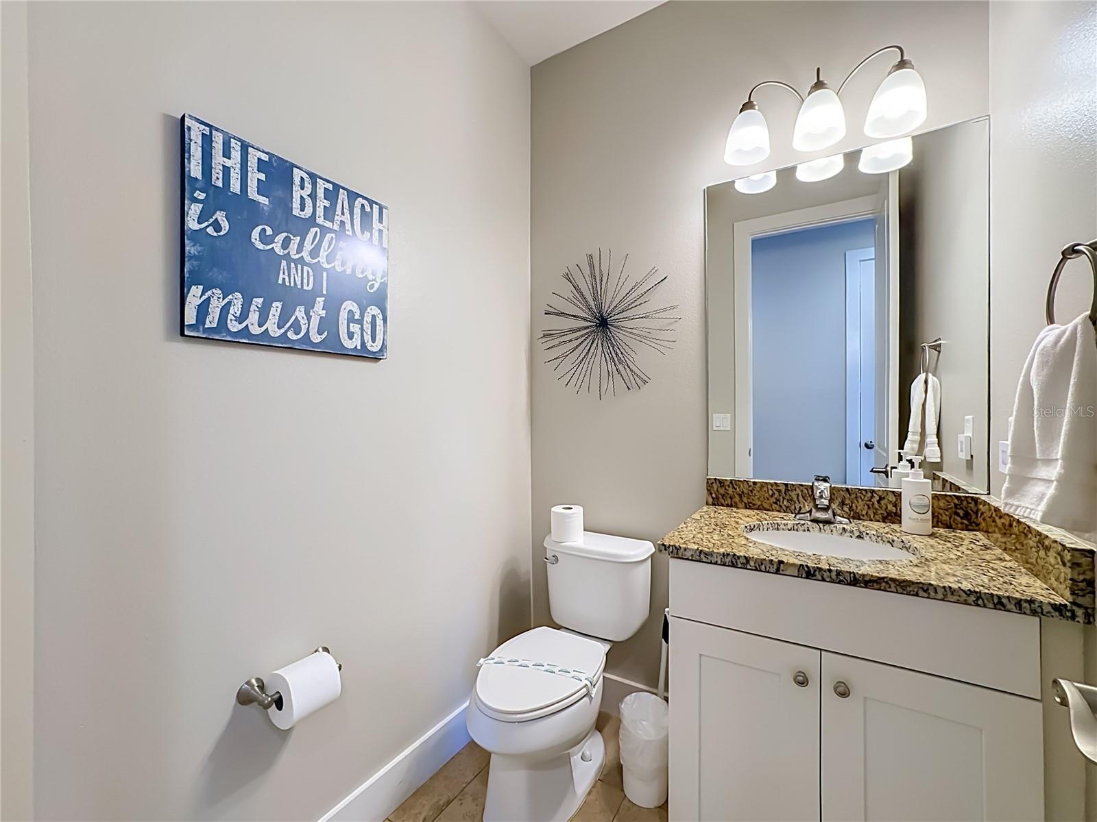 403 42nd St Property Photo 17