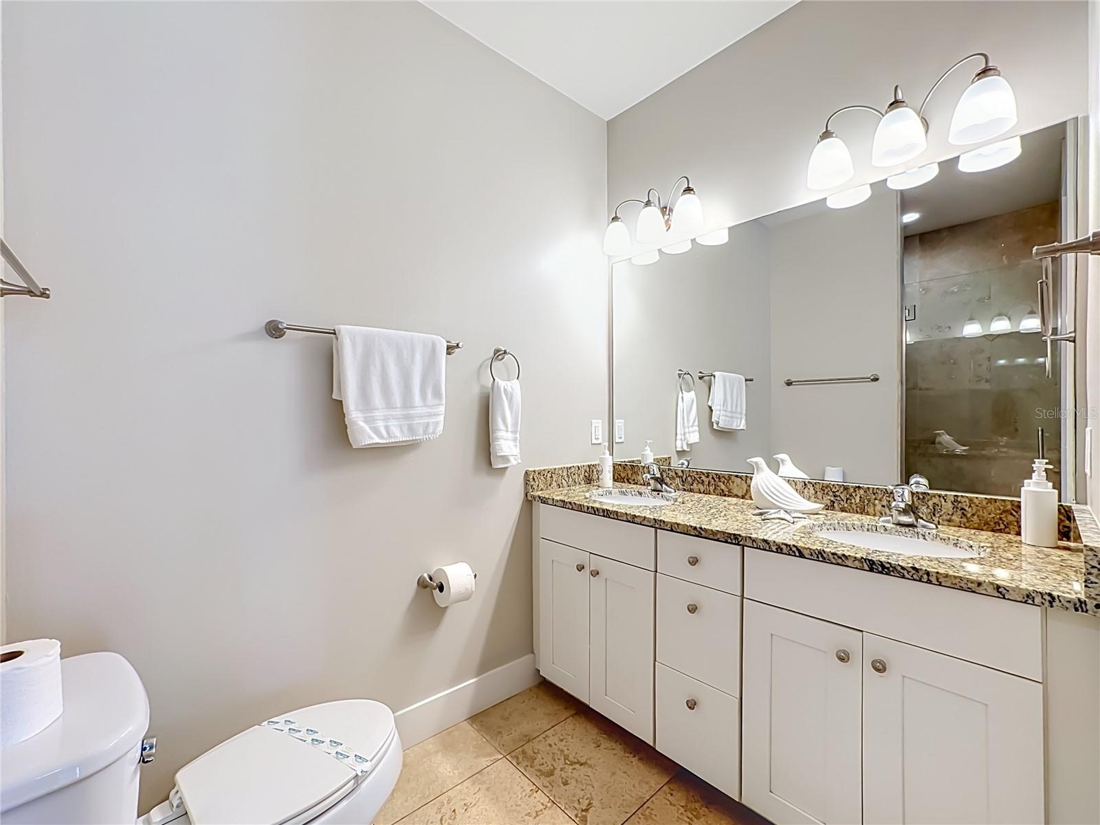 403 42nd St Property Photo 35