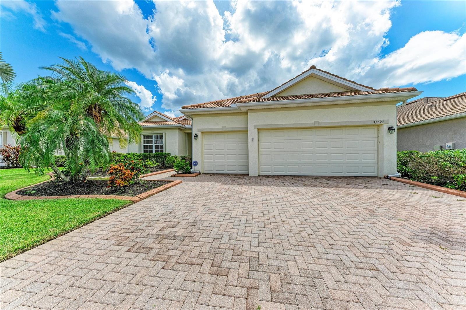 11794 Granite Woods Loop Property Photo 3