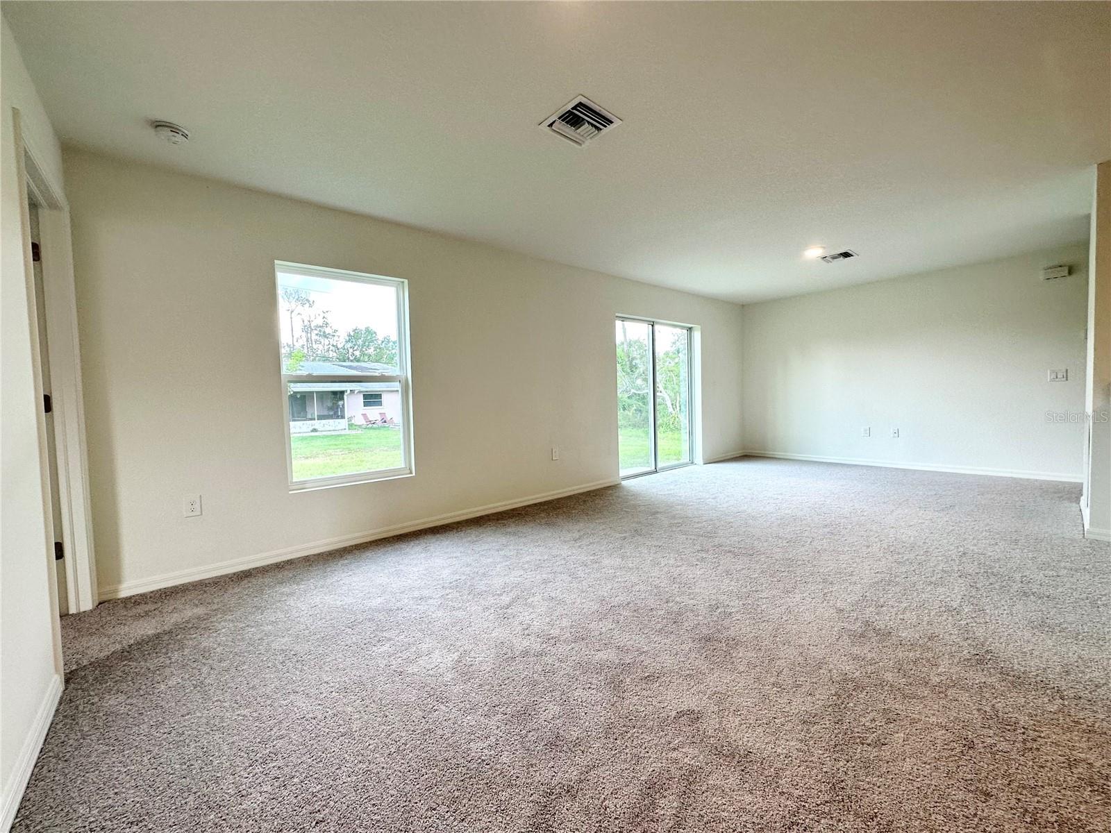20223 Blaine Ave Property Photo 8
