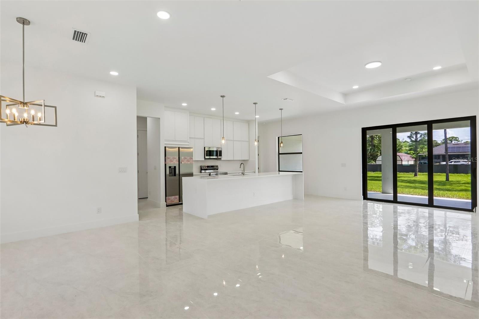 1016 State Ave Property Photo 4