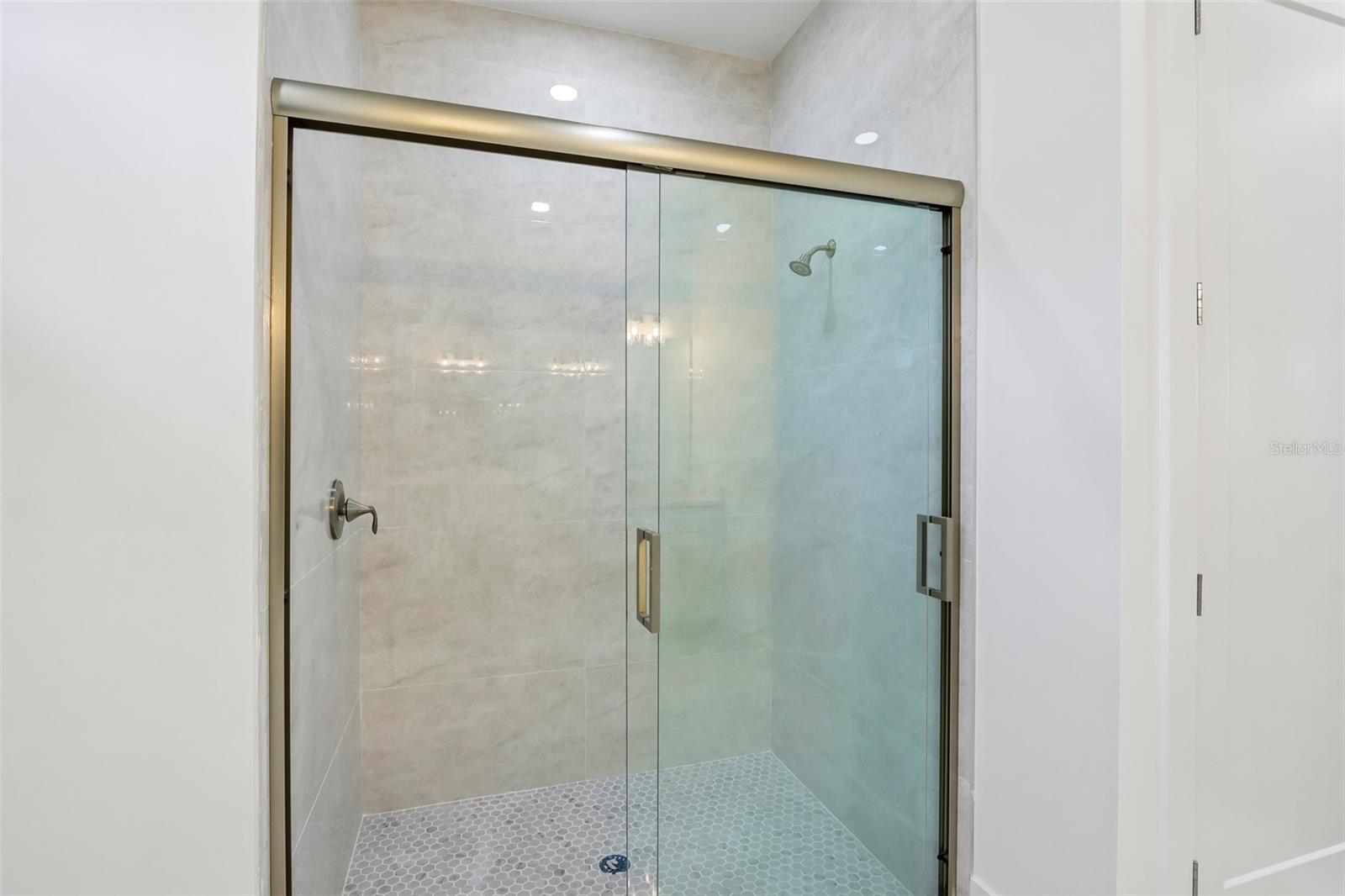1016 State Ave Property Photo 15
