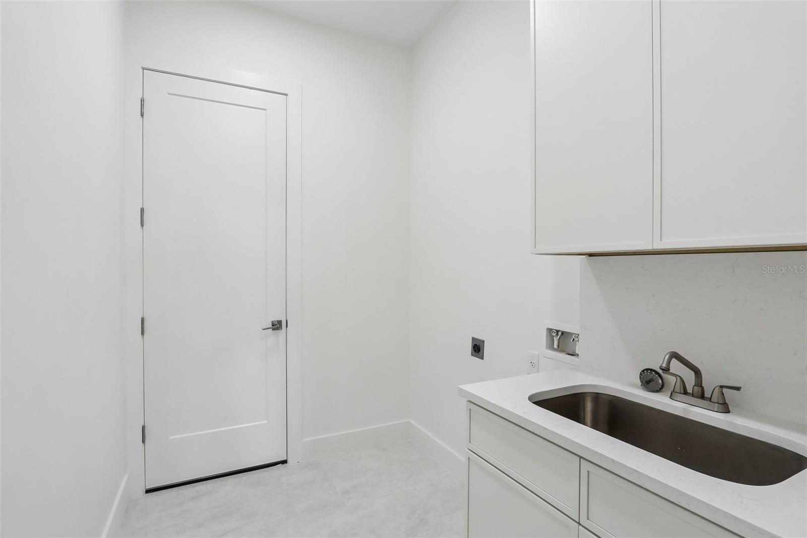 1016 State Ave Property Photo 18