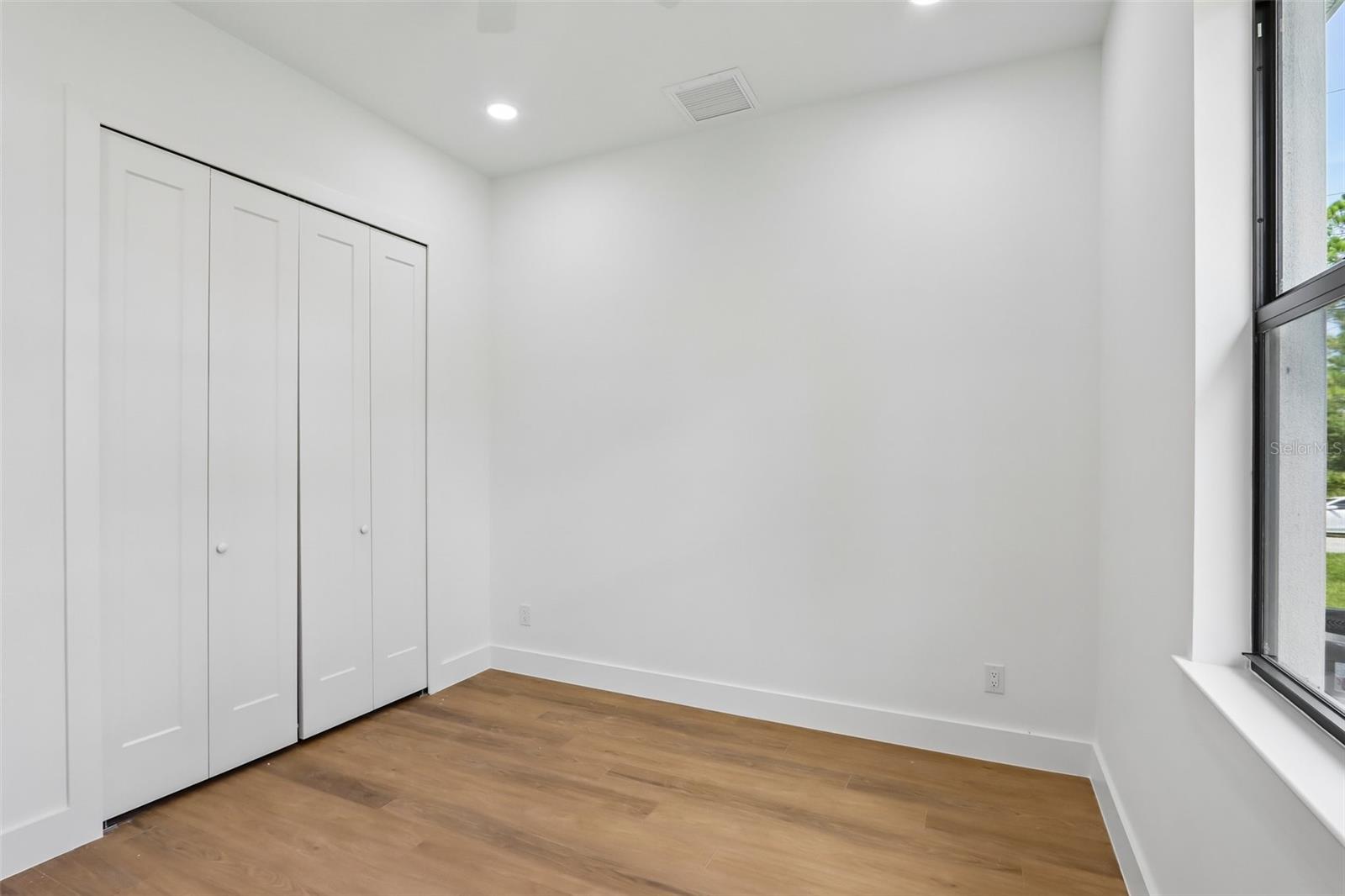 1016 State Ave Property Photo 20