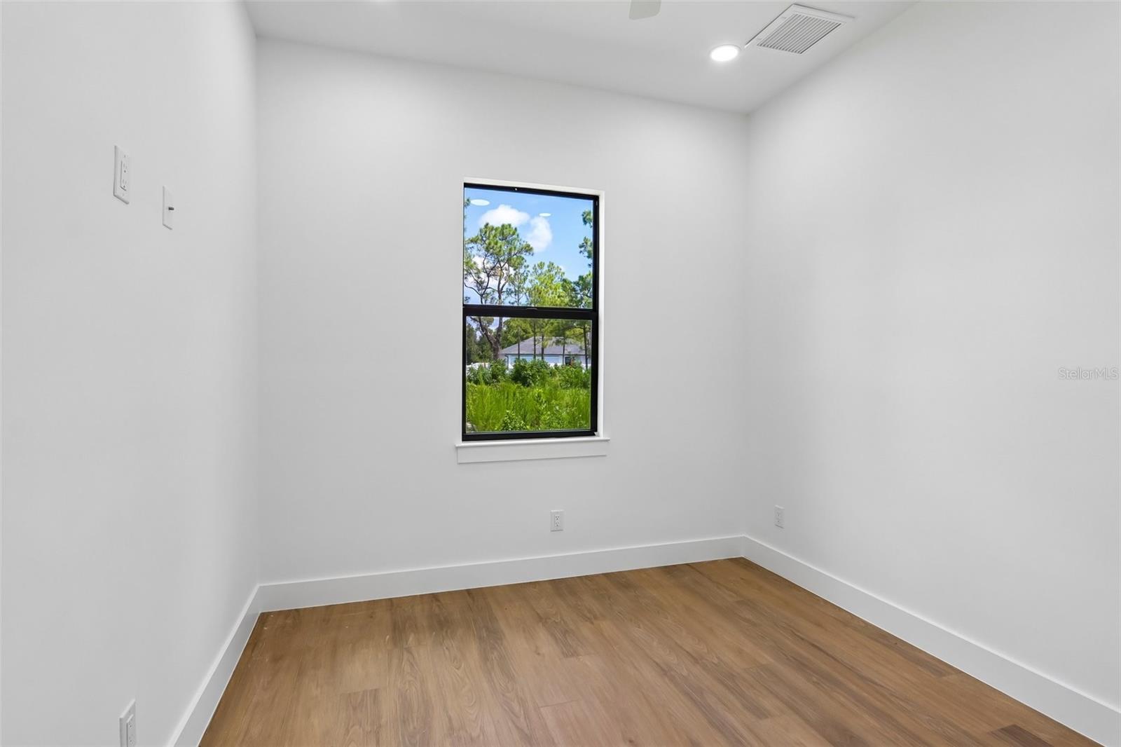 1016 State Ave Property Photo 22
